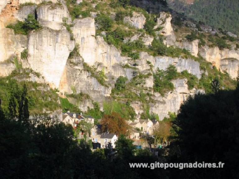 a7d_Pougnadoires pres de Sainte Enimie.jpg